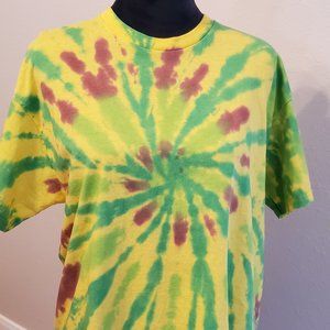 Tie dye boho style, unisex T- shirt men's size Large. 100% cotton.
